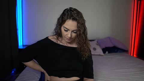 Tiffany online show from February 2025 12:28:01 AM