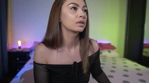 Tiffany online show from September 2025 08:21:01 PM