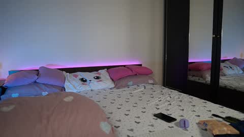 Tiffany online show from April 2026 08:42:02 PM