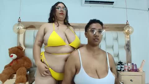 Snapshot of tiffantyandstacy chatting on September 2025 07:59:01 PM Tiffany and Stacy online show from September 2025 07:59:01 PM