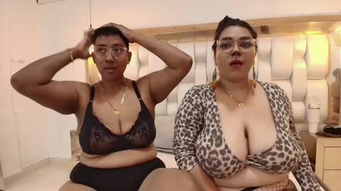 Snapshot of tiffantyandstacy chatting on October 2025 08:19:02 PM Tiffany and Stacy online show from October 2025 08:19:02 PM