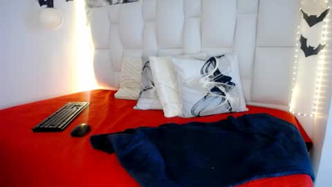 tiffany online show from October 2025 06:41:02 PM