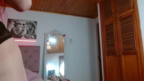 Tifanny online show from November 2025 02:49:02 PM