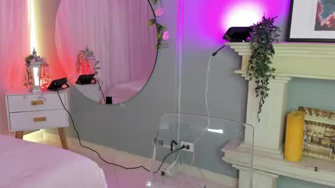 Tiffany Becker online show from April 2026 01:01:02 PM