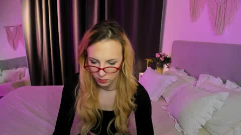 Snapshot of tiffany_king chatting on May 2026 05:45:01 AM Tiffany online show from May 2026 05:45:01 AM
