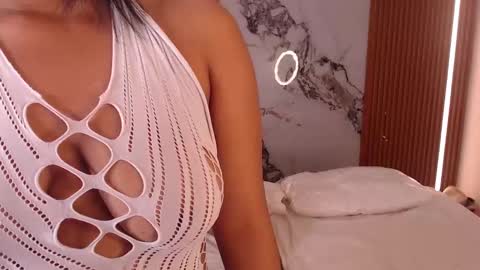 STEFANNY WELL online show from October 2025 03:04:02 AM