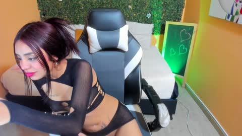 tiffany_sander online show from December 2024 08:11:01 PM