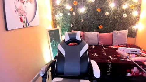 tiffany_sander online show from February 2025 06:29:01 AM