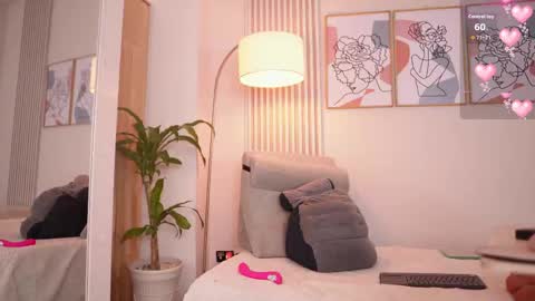 Tiffany online show from October 2025 02:26:02 PM