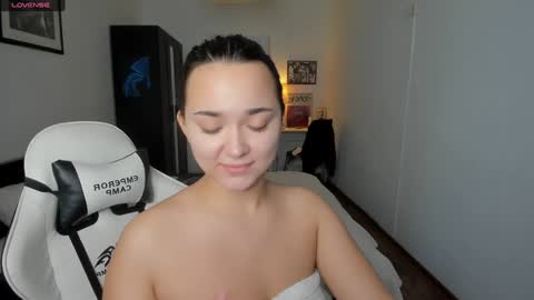 Snapshot of tiffanyflynn chatting on December 2024 09:43:02 AM Tiffany online show from December 2024 09:43:02 AM