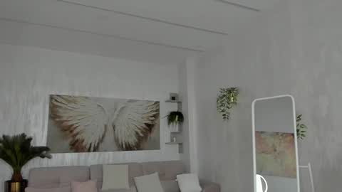 Tiffany Houston online show from March 2026 06:19:01 AM