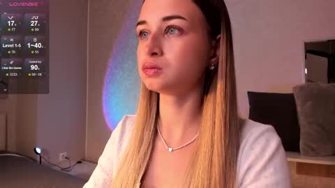 Snapshot of tiffanyhunt chatting on October 2025 01:22:01 PM Tiffany online show from October 2025 01:22:01 PM