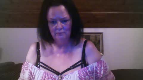 Snapshot of tiffanymature chatting on September 2025 05:45:01 PM TiffanyMature online show from September 2025 05:45:01 PM