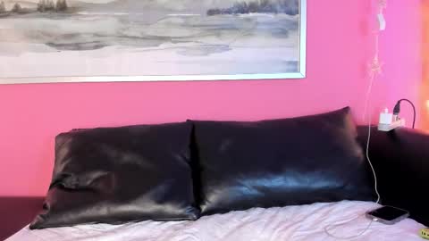 Stefany Suarez online show from September 2025 12:17:02 PM