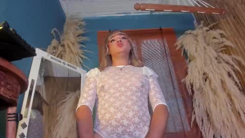 tiffanyy_deluxe online show from January 2026 01:50:01 PM