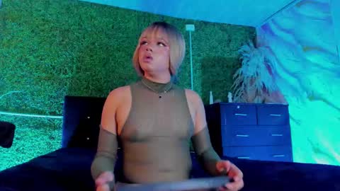 tiffanyy_deluxe online show from February 2026 03:34:02 PM