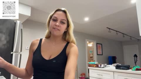 Snapshot of tiffstreatsxoxo chatting on October 2025 05:04:01 PM Tiffstreatsxoxo online show from October 2025 05:04:01 PM