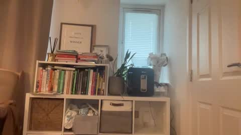 Snapshot of tiggertown chatting on October 2025 01:42:01 PM Londonlad online show from October 2025 01:42:01 PM