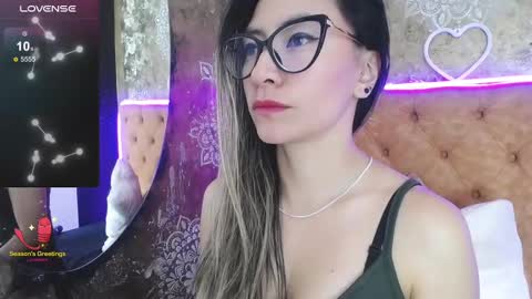 Snapshot of tila_tequila15 chatting on February 2025 03:25:02 PM TILA TEQUILA online show from February 2025 03:25:02 PM