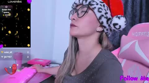 TILA TEQUILA online show from December 2025 04:33:01 PM