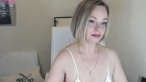 Tilly online show from December 2024 08:03:02 PM