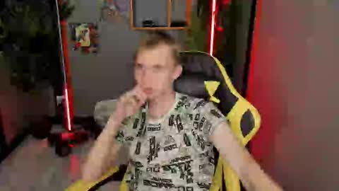 Tim online show from October 2025 09:03:02 PM