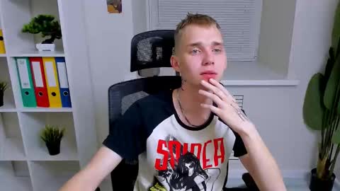 Tim online show from October 2025 08:53:02 PM