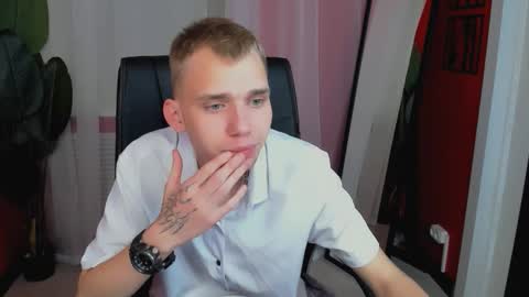 Tim online show from October 2025 08:54:02 PM