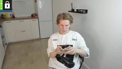 Tim online show from October 2025 09:36:01 PM