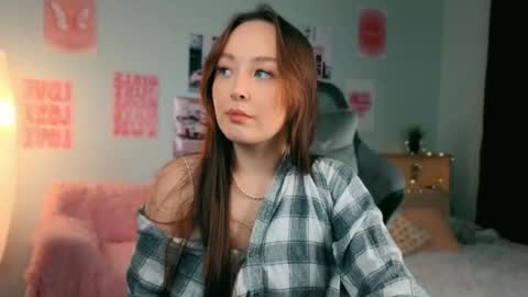 Mia online show from February 2026 07:51:01 PM