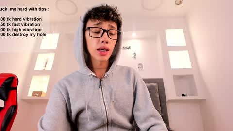 Snapshot of timothy_ross chatting on December 2024 07:37:01 AM Timothy 21 years old online show from December 2024 07:37:01 AM