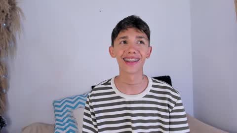 Snapshot of timothy_ross chatting on December 2024 08:26:02 PM Timothy 21 years old online show from December 2024 08:26:02 PM