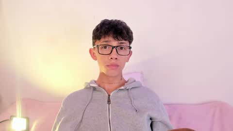 Snapshot of timothy_ross chatting on December 2024 01:02:02 AM Timothy 21 years old online show from December 2024 01:02:02 AM