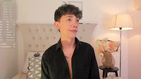 Snapshot of timothy_ross chatting on December 2024 11:48:01 PM Timothy 21 years old online show from December 2024 11:48:01 PM