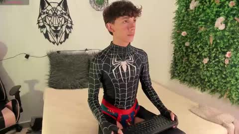 Snapshot of timothy_ross chatting on March 2025 04:58:02 AM Timothy 21 years old online show from March 2025 04:58:02 AM