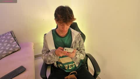 Timothy 21 years old online show from September 2025 04:18:02 AM