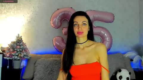 Tina online show from December 2025 08:19:01 AM