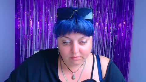 Tina online show from September 2025 11:00:01 AM