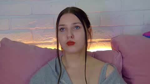 TinaBurton online show from December 2025 04:27:01 PM