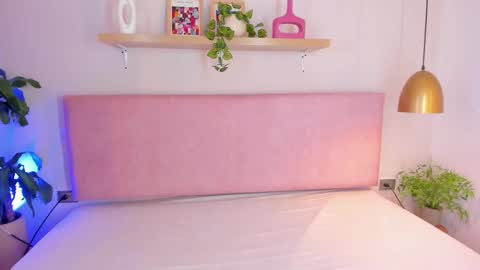 Tina online show from November 2025 11:31:01 AM