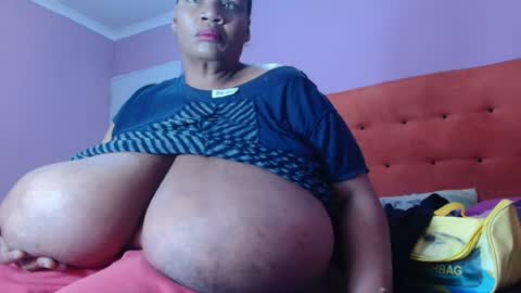 Snapshot of tinagiant chatting on July 2026 07:47:01 AM tinagiant online show from July 2026 07:47:01 AM