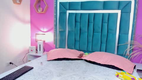 Tina online show from January 2025 09:39:02 PM