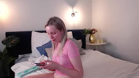 Snapshot of tinasiner chatting on October 2025 03:42:01 PM tinasiner online show from October 2025 03:42:01 PM