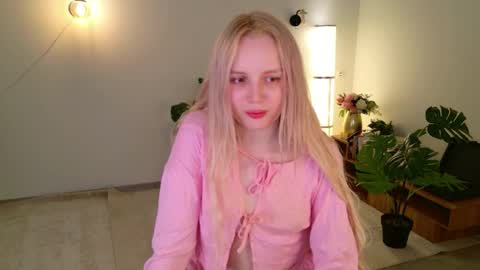 tinasiner online show from April 2026 01:54:02 PM