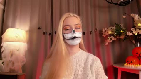 Annie online show from October 2025 11:27:01 PM