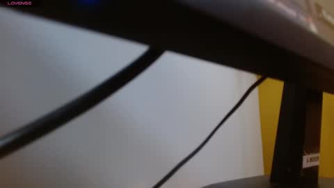 tinisweet online show from November 2025 11:43:01 AM