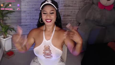 Snapshot of tinna__hottie chatting on October 2025 01:07:01 PM Tinna Goddess online show from October 2025 01:07:01 PM