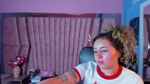 Snapshot of tiny_love_ chatting on February 2025 07:54:02 AM tiny online show from February 2025 07:54:02 AM