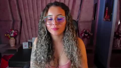 Snapshot of tiny_love_ chatting on February 2025 03:18:01 AM tiny online show from February 2025 03:18:01 AM
