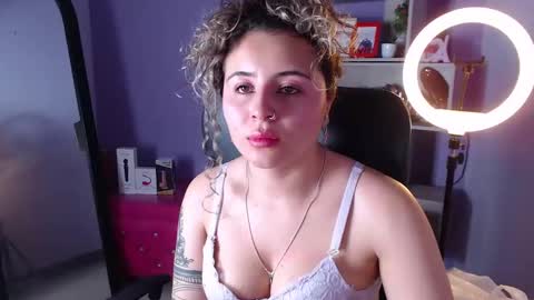 Snapshot of tiny_love_ chatting on February 2025 05:42:02 AM tiny online show from February 2025 05:42:02 AM